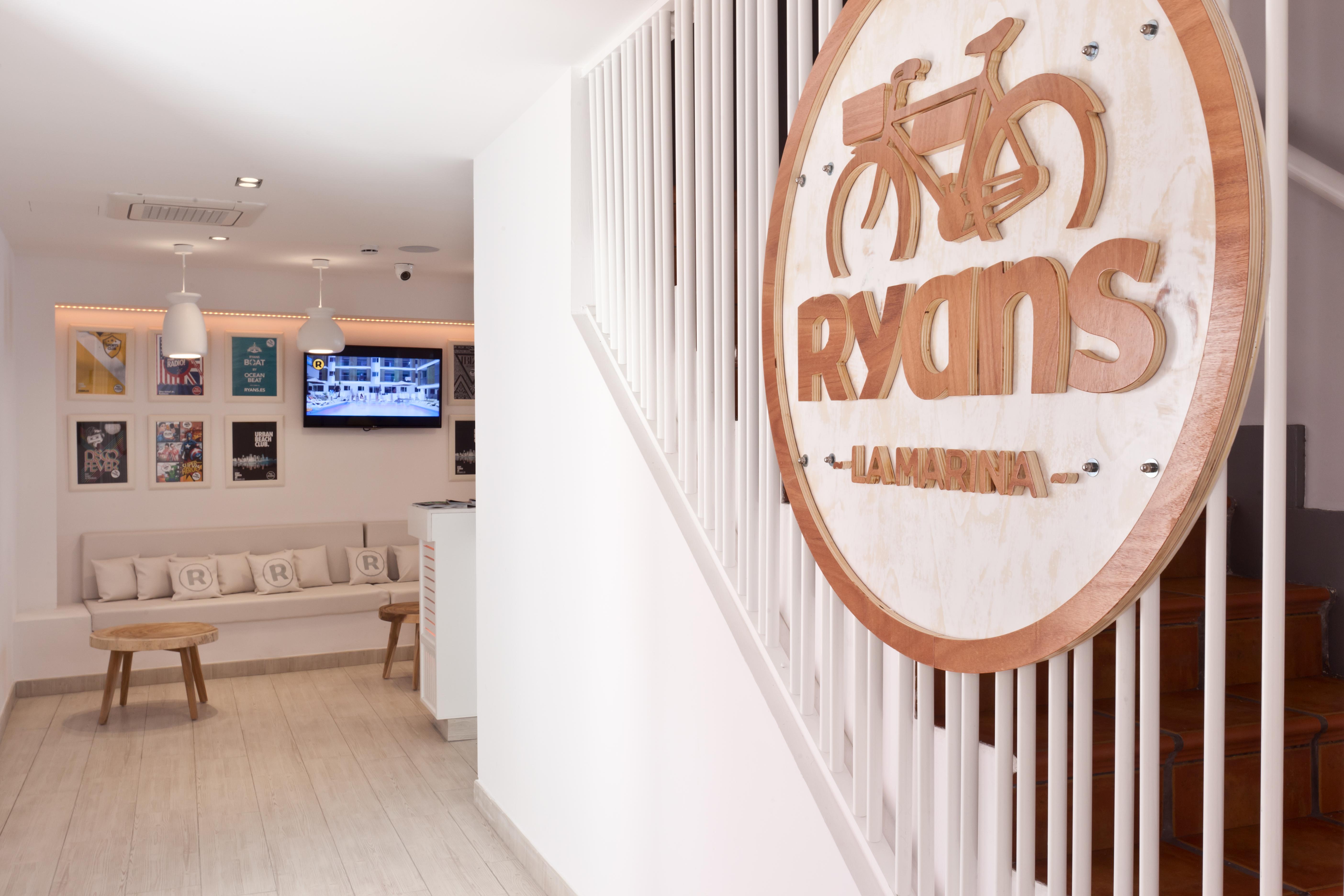 Отель Ryans La Marina (Adults Only) Ибица Экстерьер фото