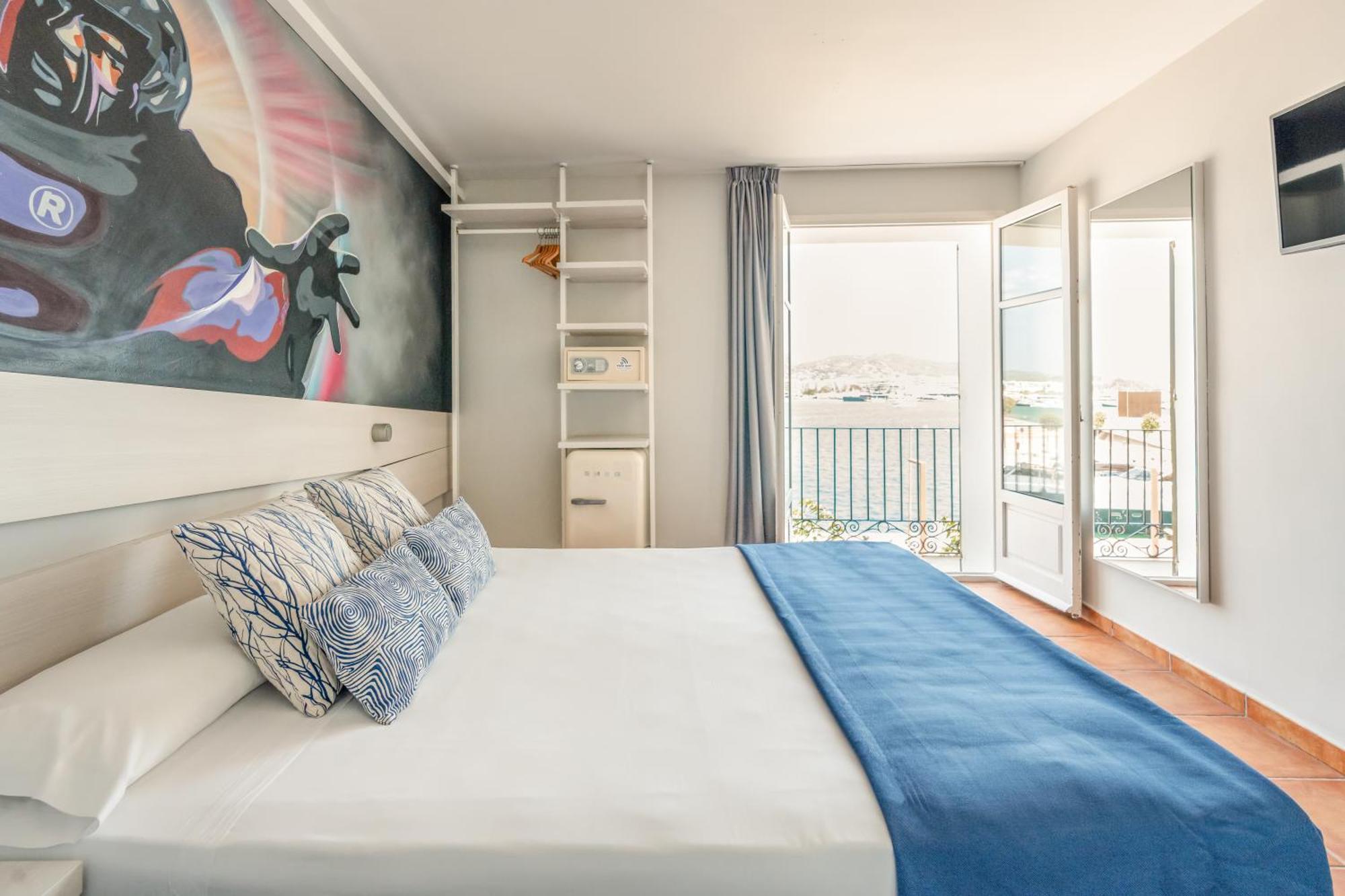 Отель Ryans La Marina (Adults Only) Ибица Экстерьер фото