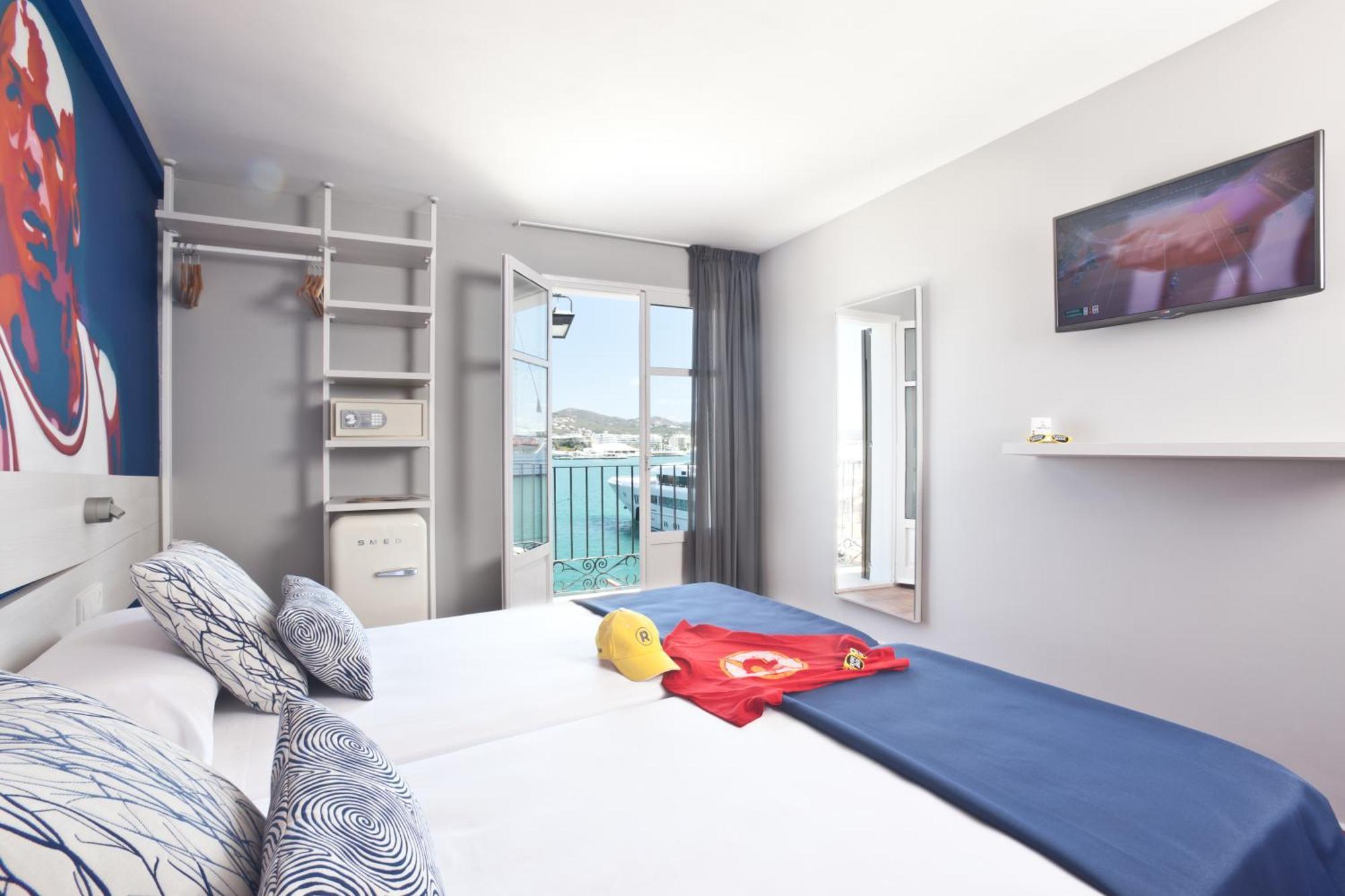 Отель Ryans La Marina (Adults Only) Ибица Экстерьер фото