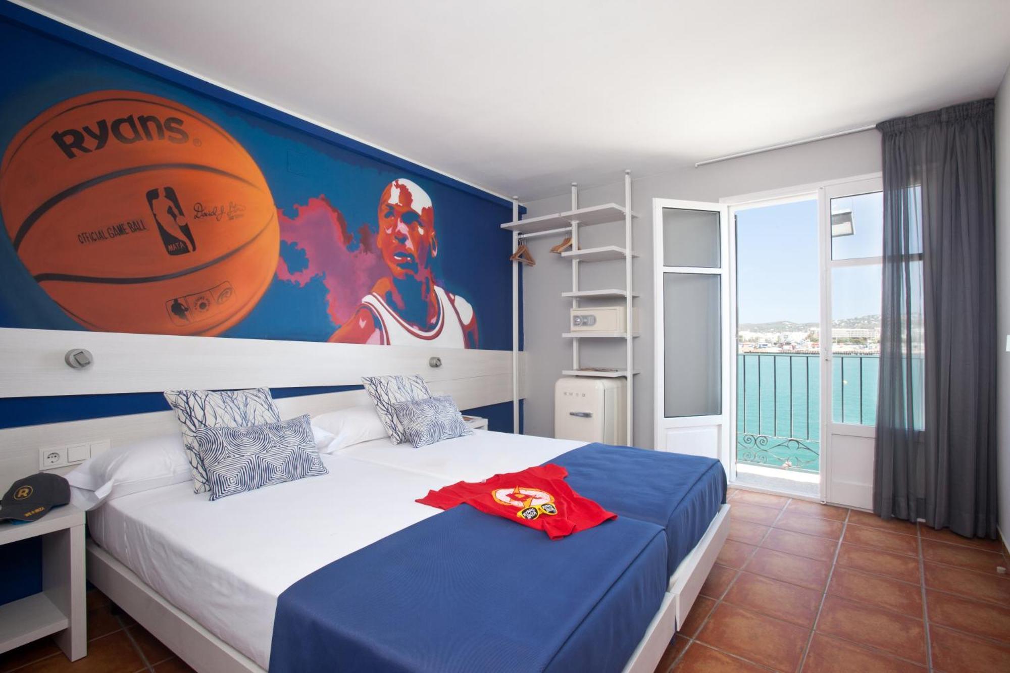 Отель Ryans La Marina (Adults Only) Ибица Экстерьер фото