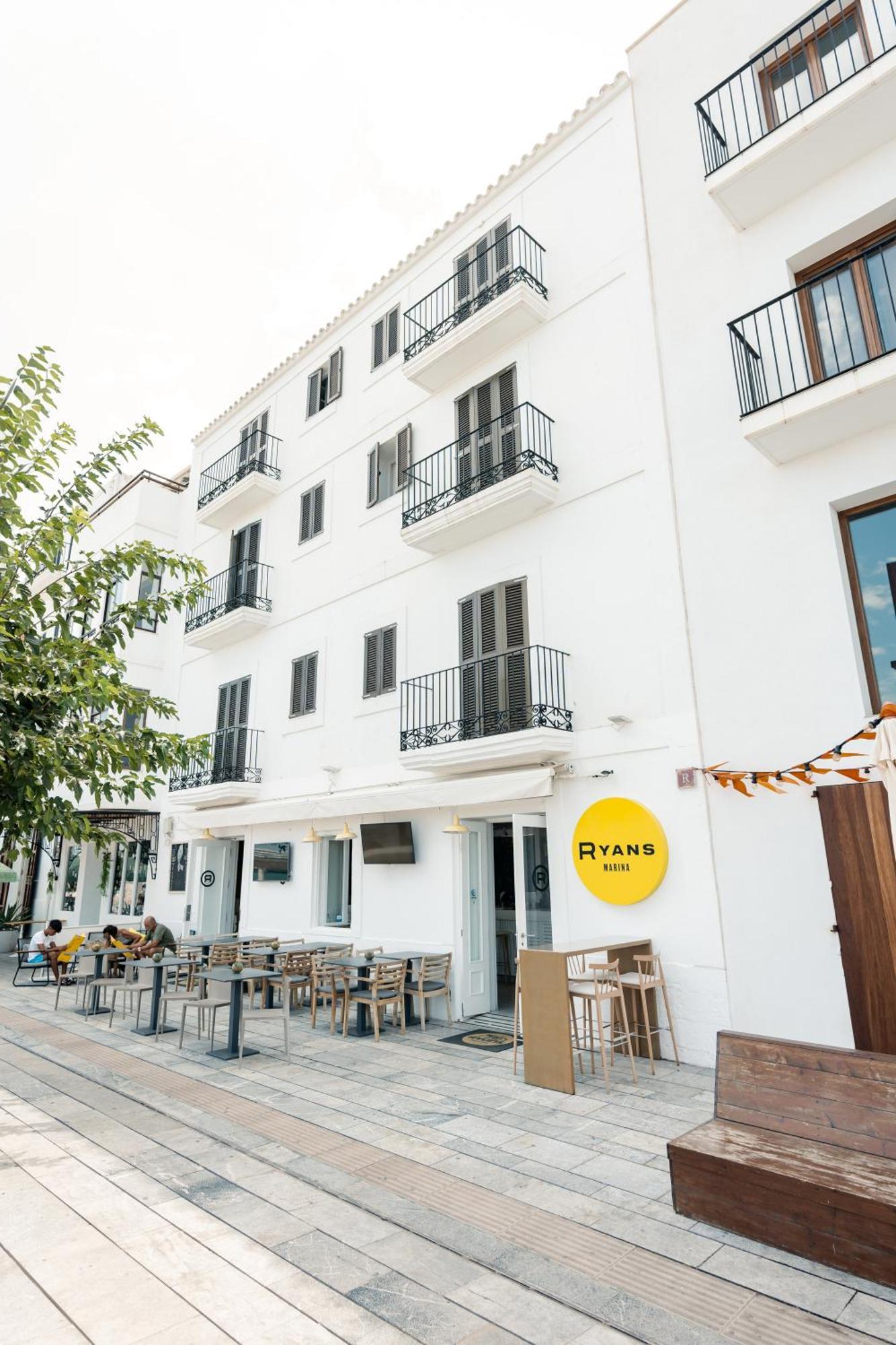 Отель Ryans La Marina (Adults Only) Ибица Экстерьер фото